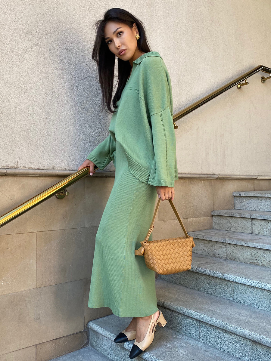 Effortlessly Elegant Garment with a Timeless Design