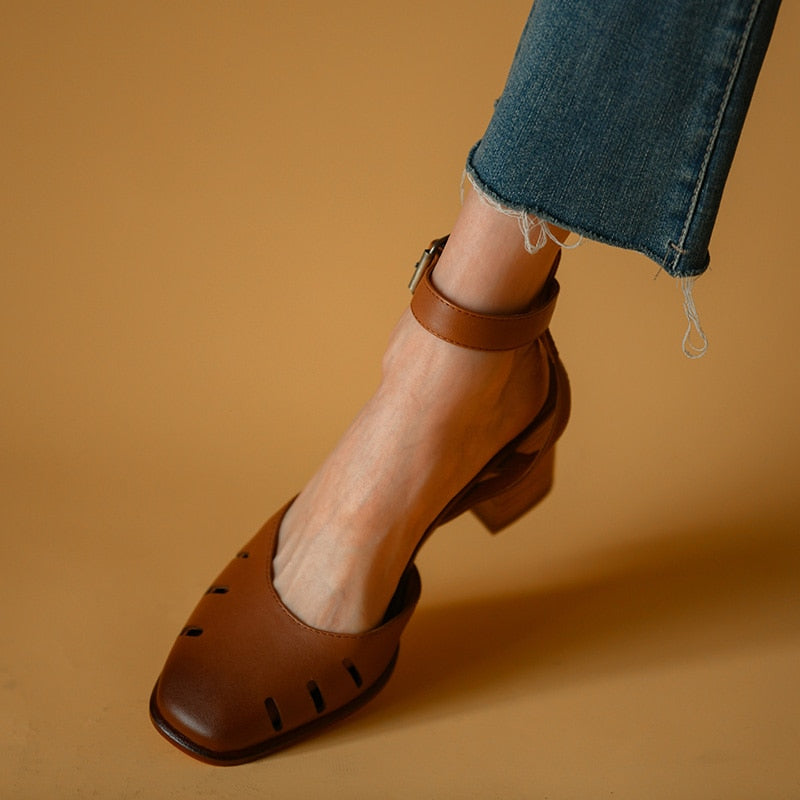 Beautifully Finished Garment in a Timeless Design