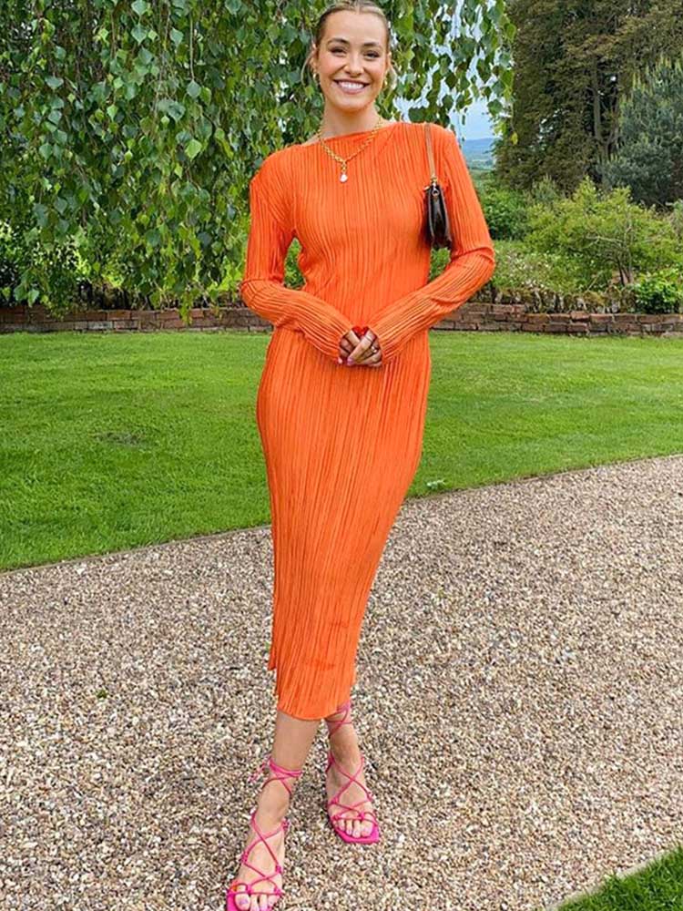 Beautifully Crafted Dress in a Classic Style