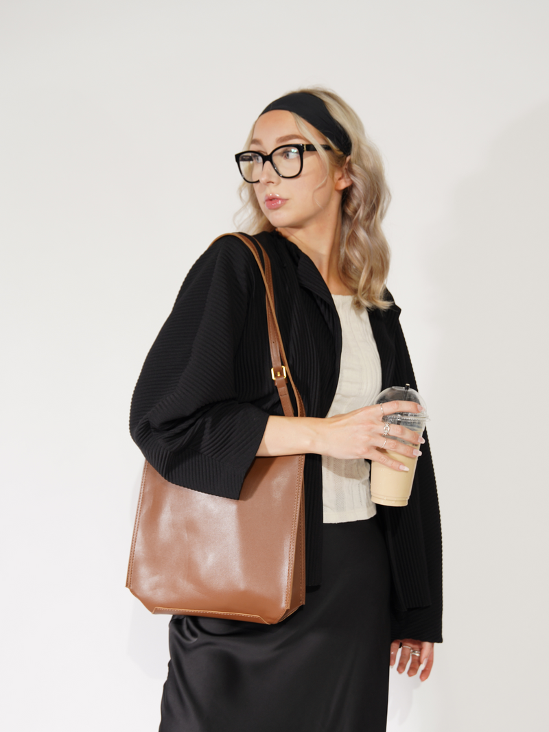 Gracefully Styled Bag for Any Occasion