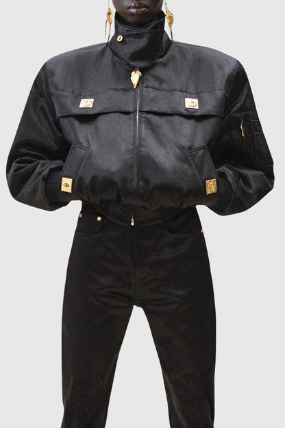 Effortlessly Elegant Jacket with a Timeless Design