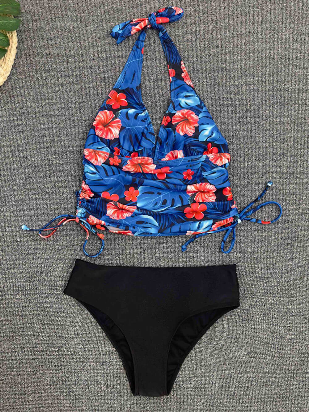 Effortlessly Elegant Bikini with a Timeless Design