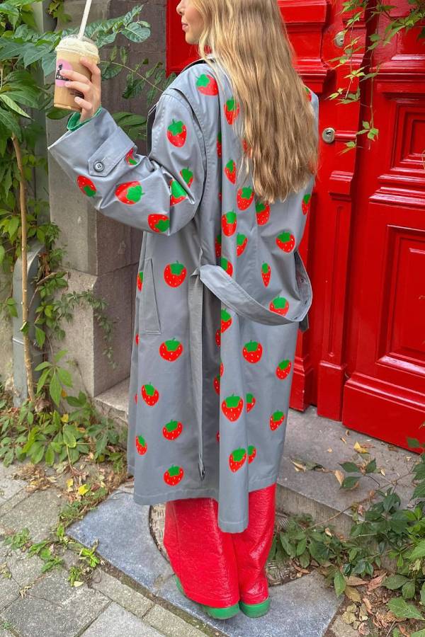 Beautifully Finished Coat in a Timeless Design