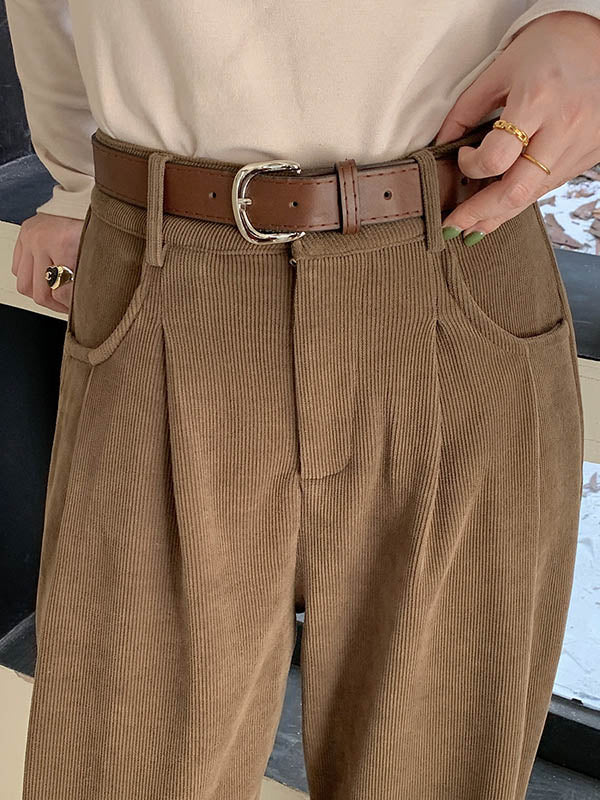 Effortlessly Elegant Trousers with a Timeless Design