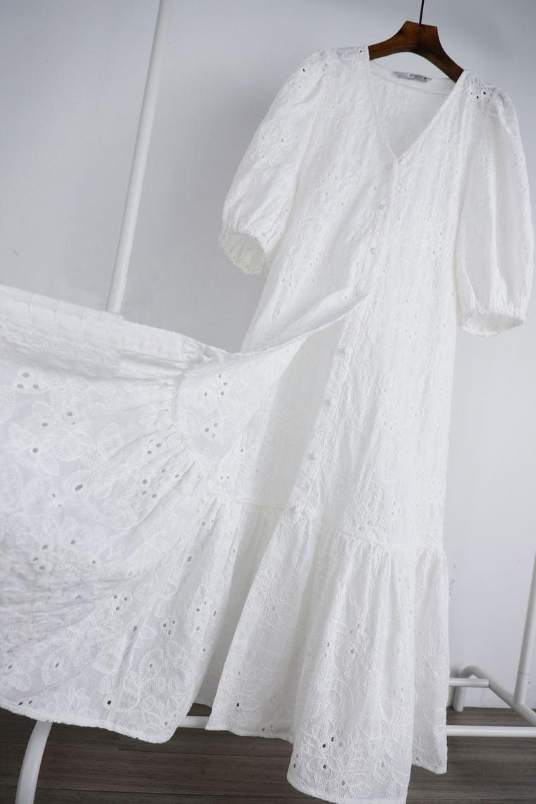 Beautifully Finished Dress in a Timeless Design