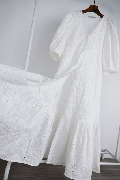 Beautifully Finished Dress in a Timeless Design