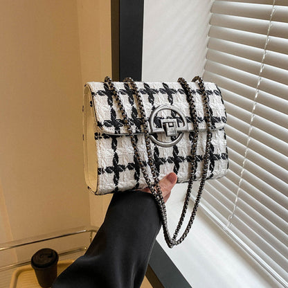 Beautifully Finished Bag in a Timeless Design
