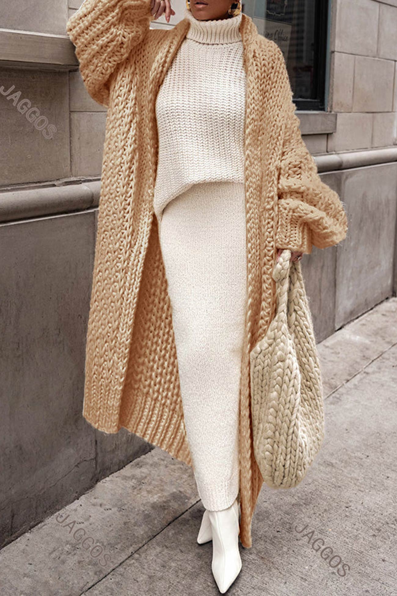 Effortlessly Elegant Cardigan with a Timeless Design