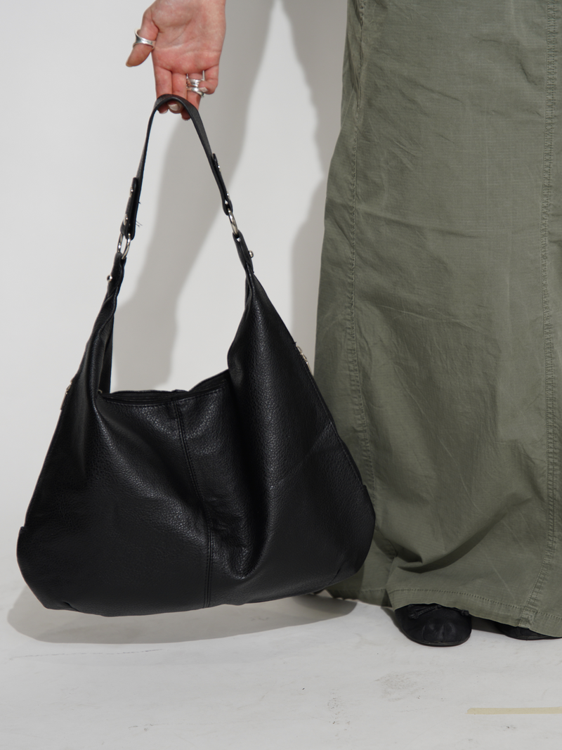Effortlessly Elegant Bag with a Timeless Design