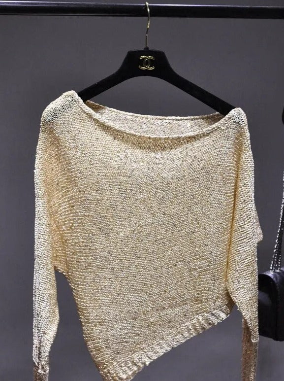 Effortlessly Elegant Top with a Timeless Design