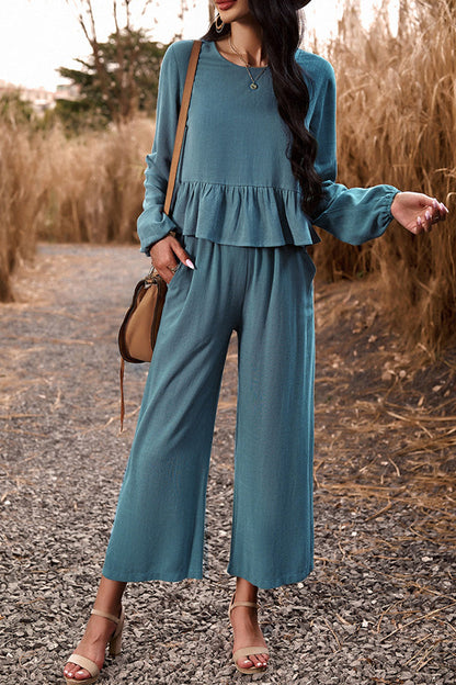 Well Tailored Trousers with a Graceful Silhouette