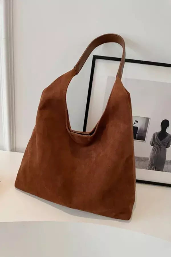 Gracefully Styled Bag for Any Occasion
