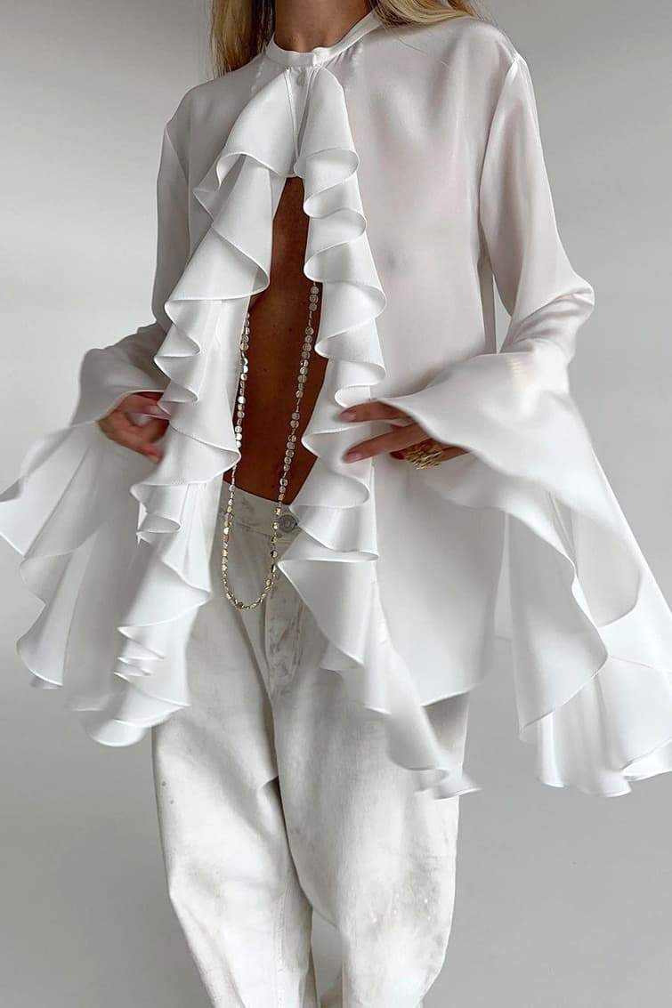 Well Tailored Blouse with a Graceful Silhouette