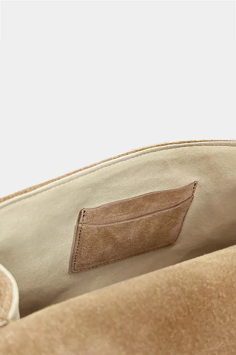 Sophisticated Bag with a Clean Classic Look