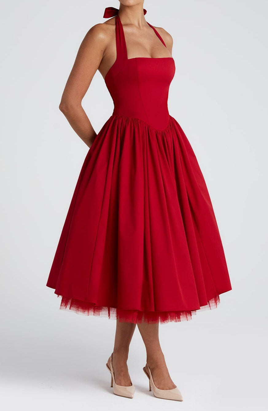 Beautifully Finished Dress in a Timeless Design