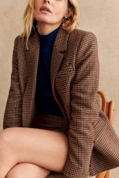 Well Tailored Jacket with a Graceful Silhouette