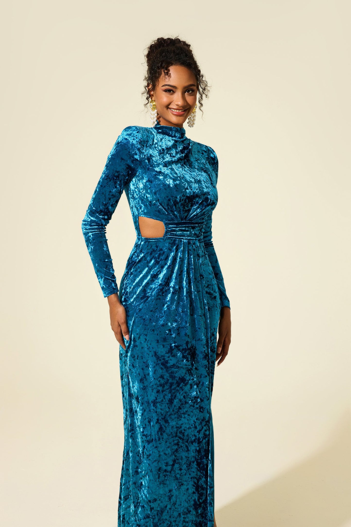Well Tailored Dress with a Graceful Silhouette