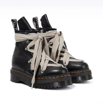 Effortlessly Elegant Boots with a Timeless Design