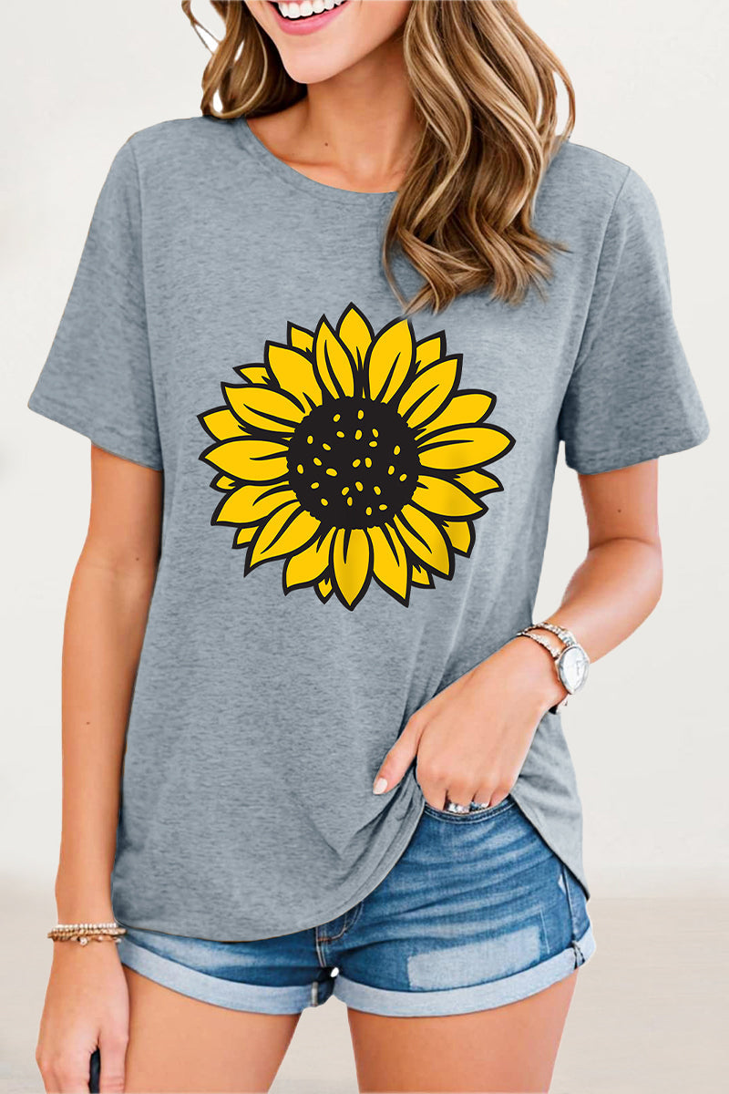 Effortlessly Elegant T-Shirt with a Timeless Design