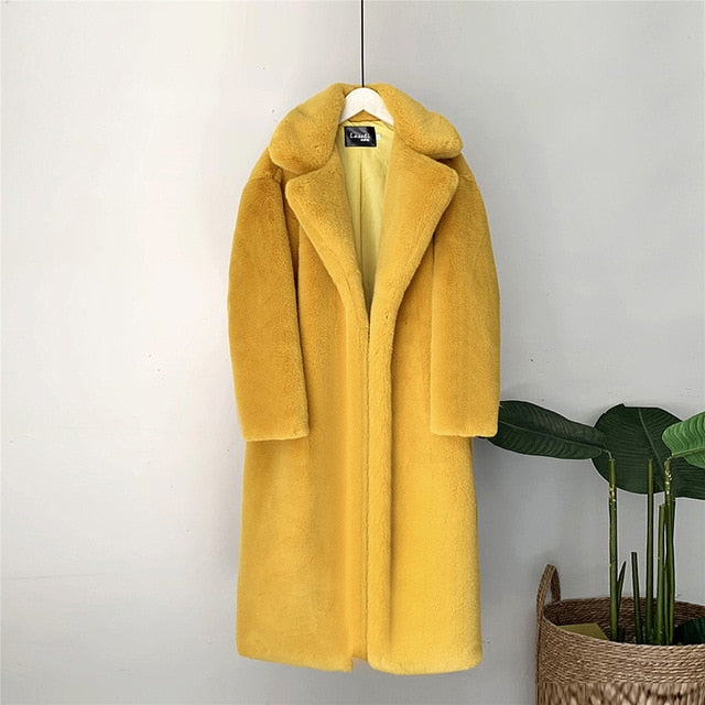 Gracefully Styled Coat for Any Occasion