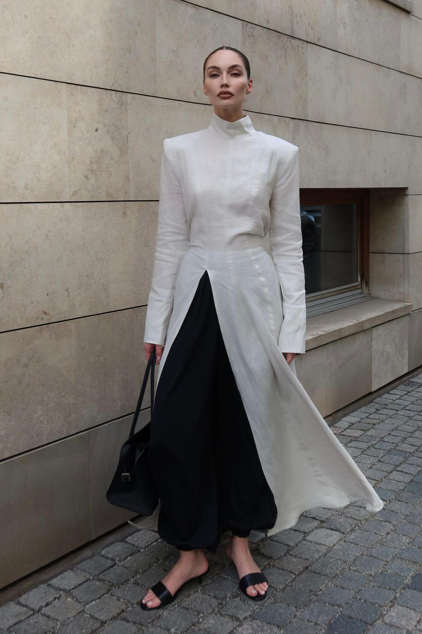 Beautifully Finished Dress in a Timeless Design
