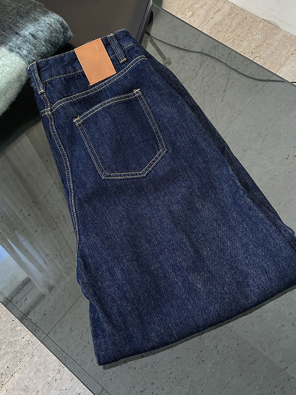 Effortlessly Elegant Pants with a Timeless Design