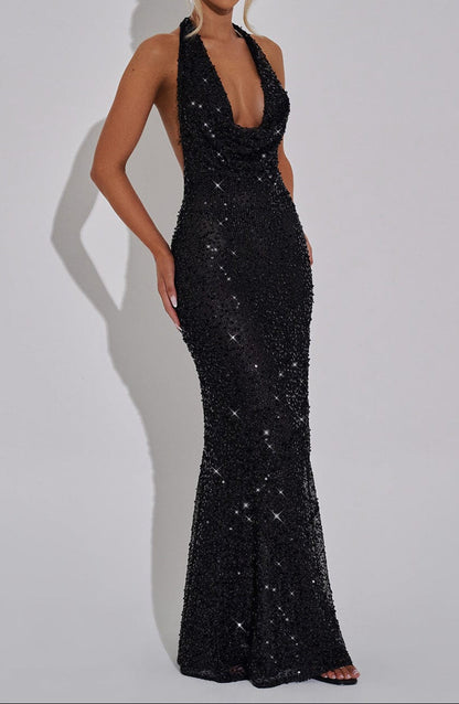 Beautifully Finished Dress in a Timeless Design