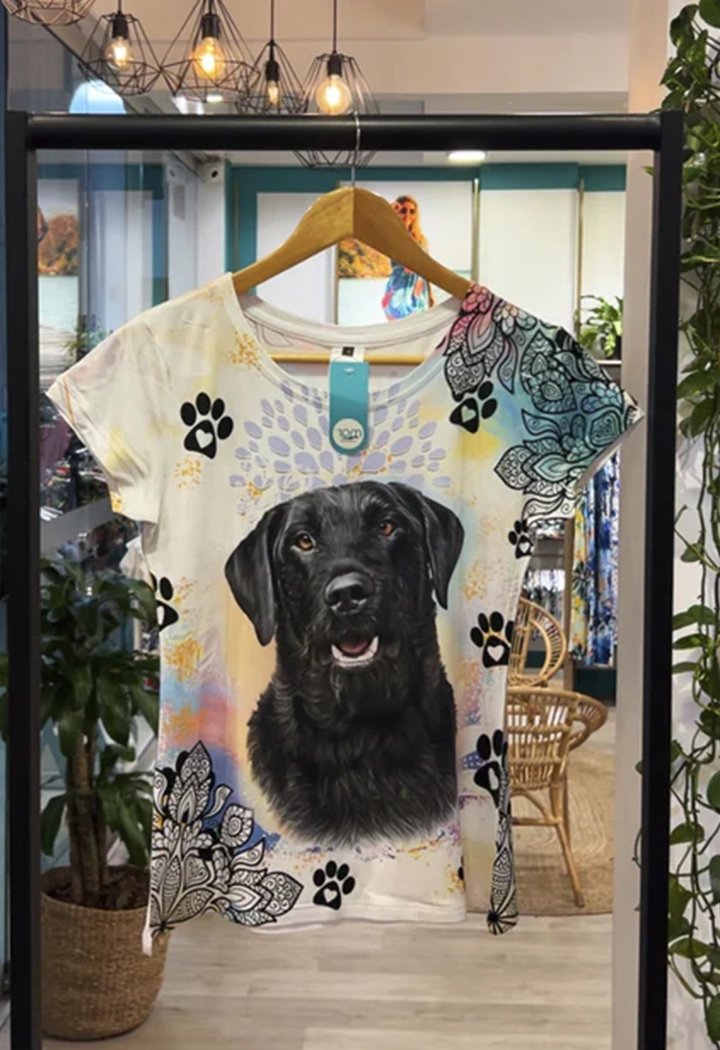 Beautifully Crafted T-Shirt in a Classic Style