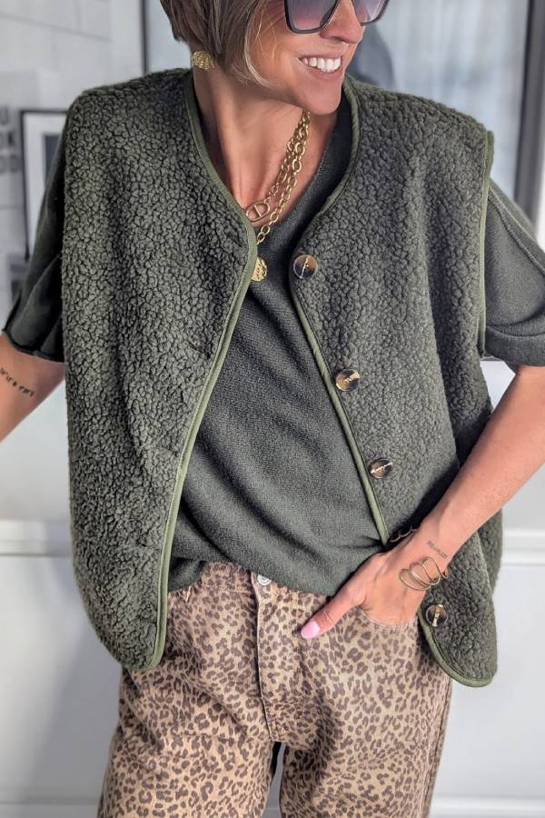 Beautifully Finished Coat in a Timeless Design