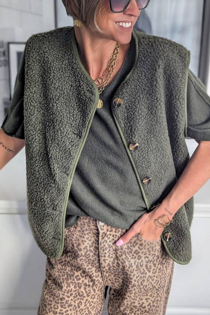 Beautifully Finished Coat in a Timeless Design