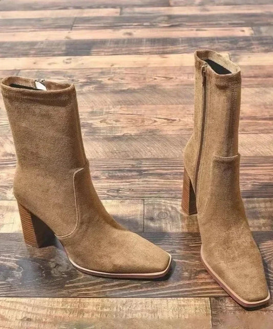 Elegantly Styled Boots for Everyday Wear