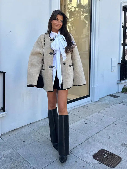 Effortlessly Elegant Coat with a Timeless Design