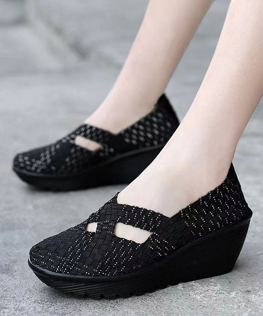 Effortlessly Elegant Heels with a Timeless Design