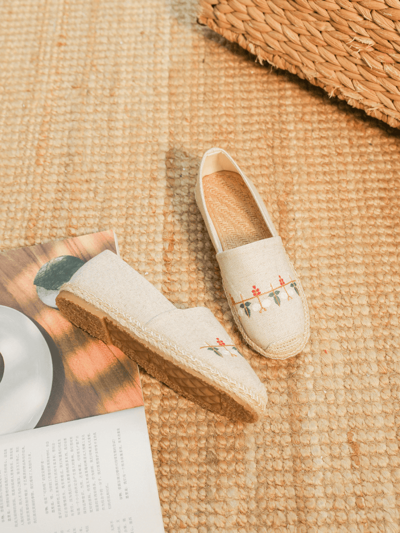 Effortlessly Elegant Garment with a Timeless Design