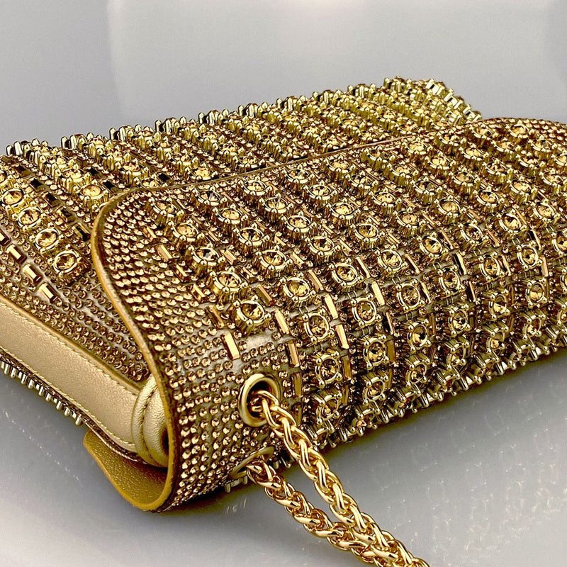 Classic Vintage Bag with a Flattering Fit