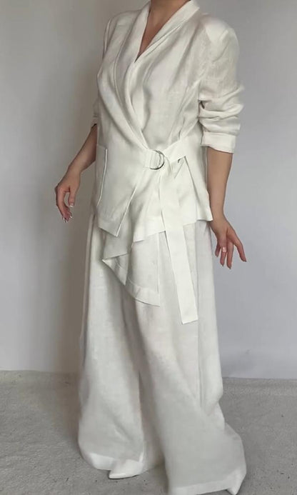 Sophisticated Blouse with a Clean Classic Look