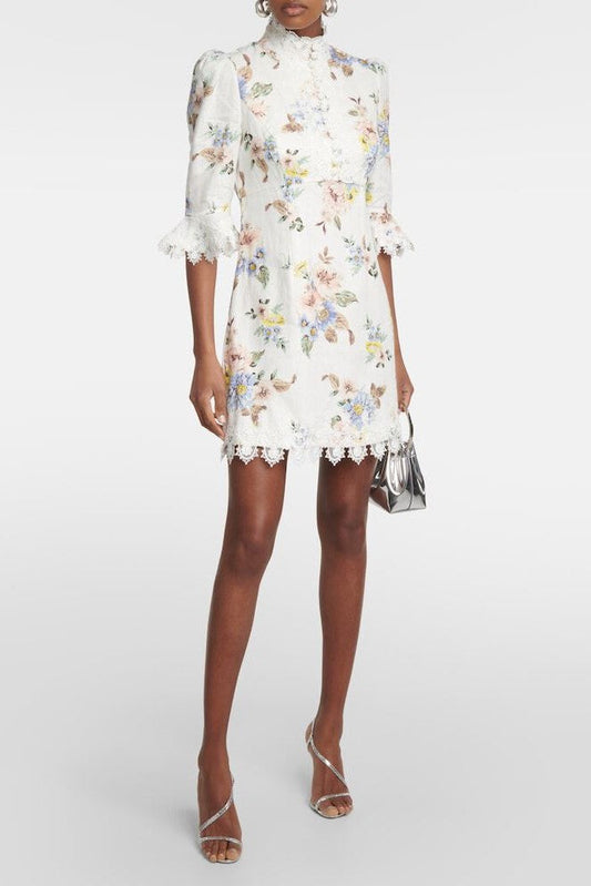 Classic Vintage Dress with a Flattering Fit
