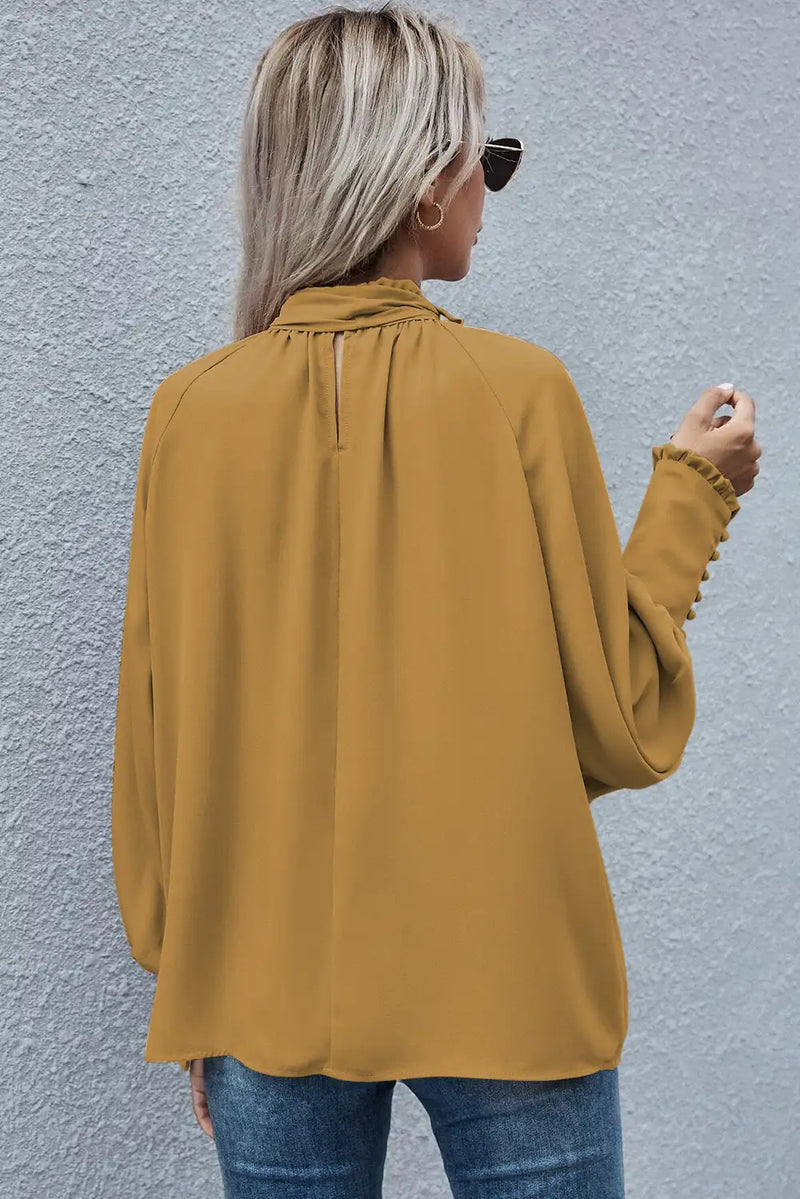 Well Tailored Blouse with a Graceful Silhouette