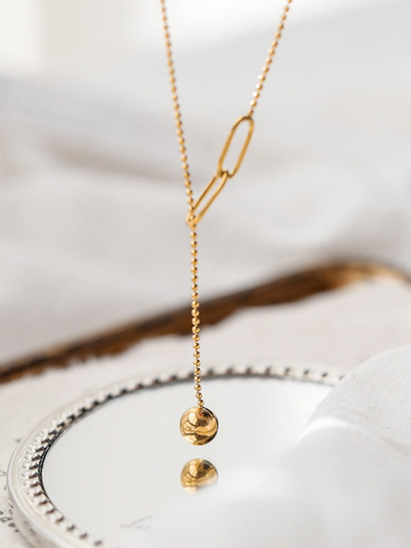 Effortlessly Elegant Garment with a Timeless Design