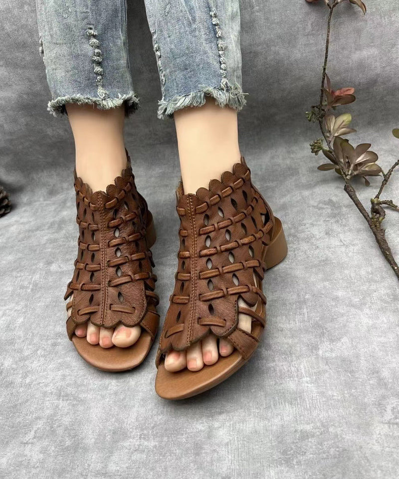 Effortlessly Elegant Sandals with a Timeless Design