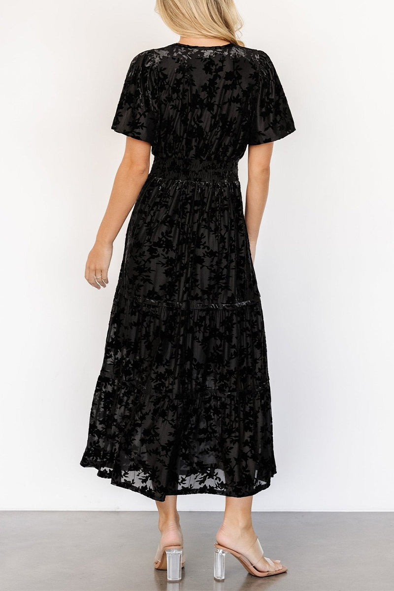 Well Tailored Dress with a Graceful Silhouette