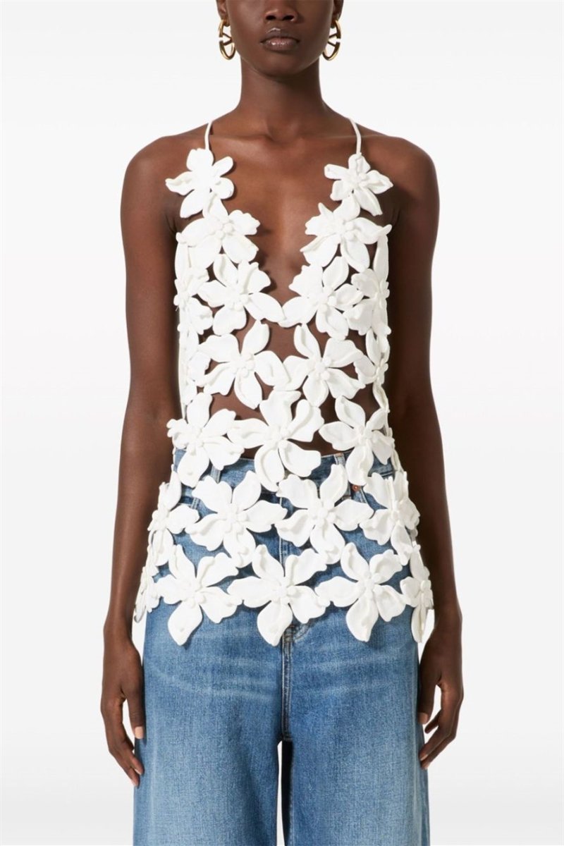 Effortlessly Elegant Top with a Timeless Design