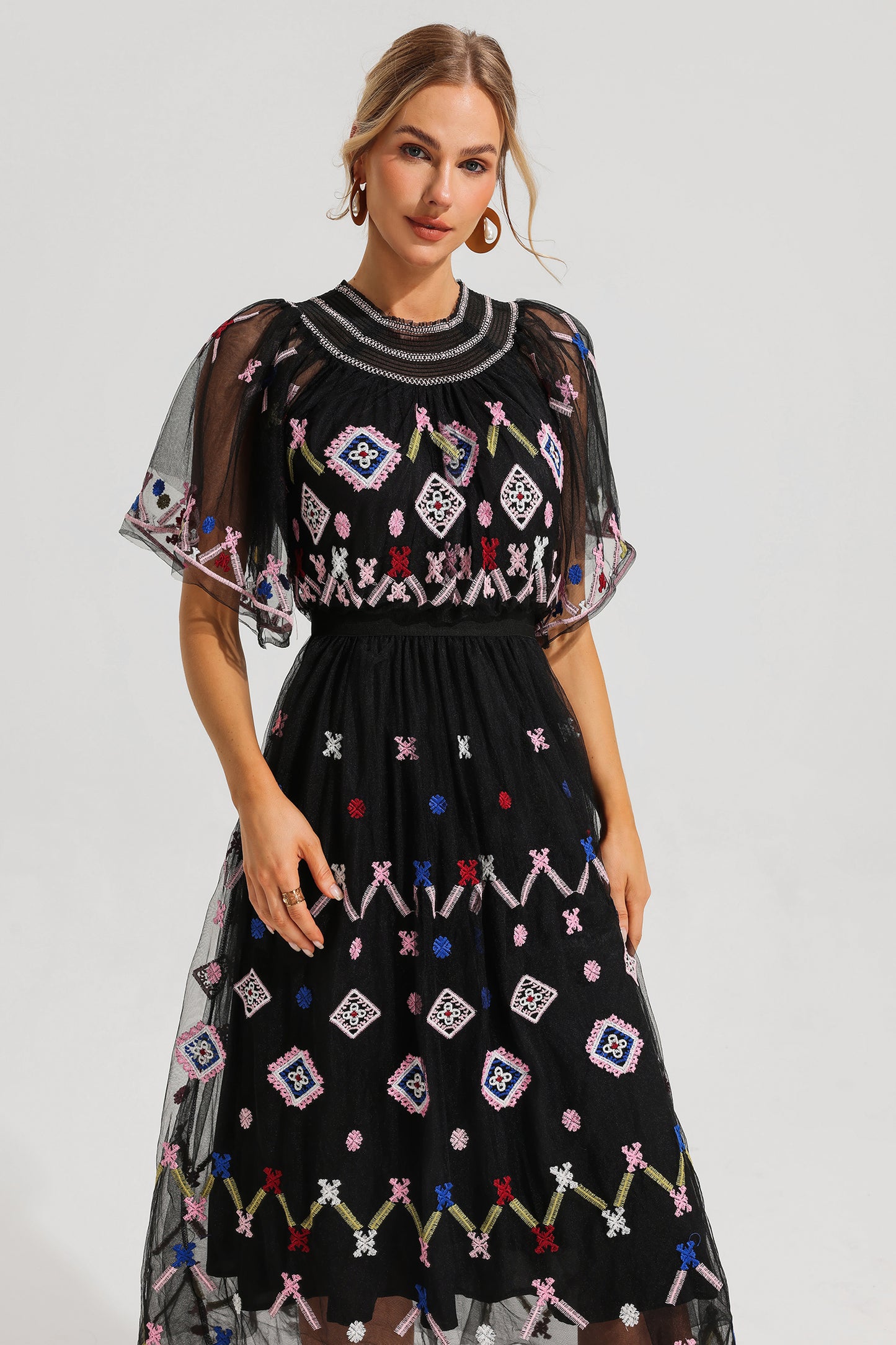 Well Tailored Dress with a Graceful Silhouette