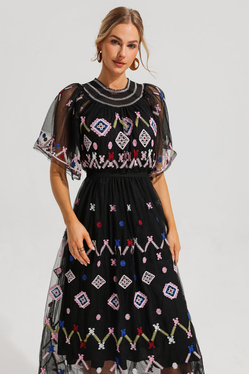 Well Tailored Dress with a Graceful Silhouette