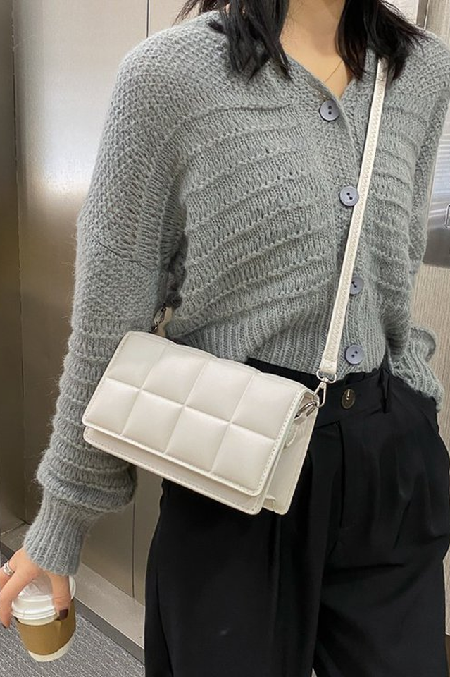 Gracefully Styled Bag for Any Occasion