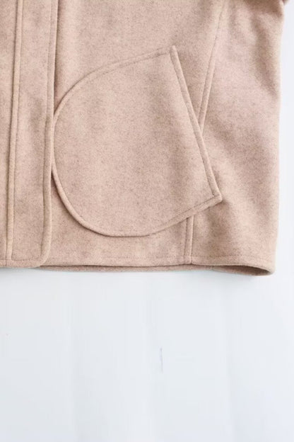 Effortlessly Elegant Coat with a Timeless Design