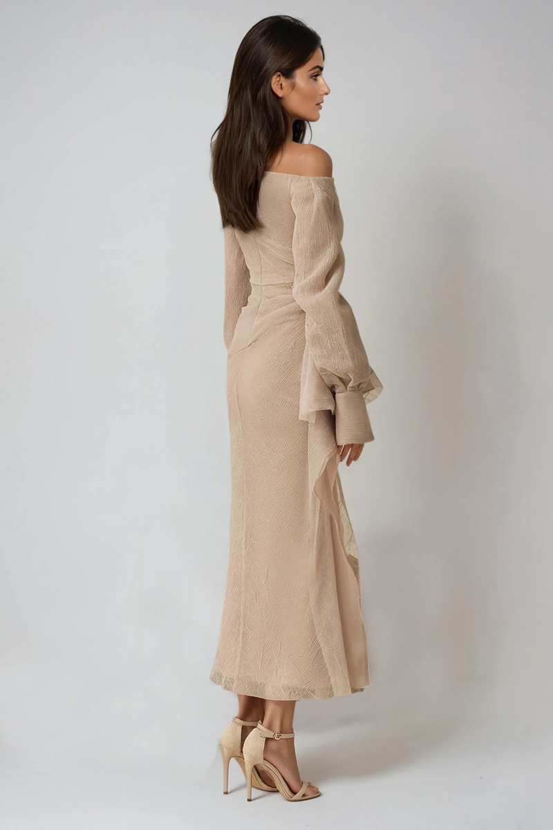 Sophisticated Dress with a Clean Classic Look