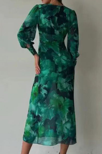 Sophisticated Dress with a Clean Classic Look