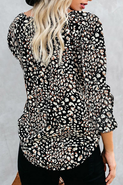 Well Tailored Top with a Graceful Silhouette
