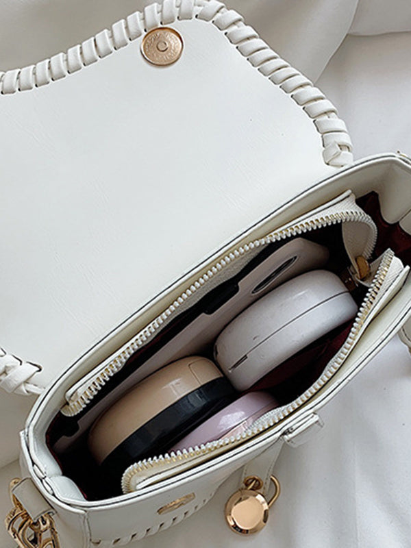 Well Tailored Bag with a Graceful Silhouette